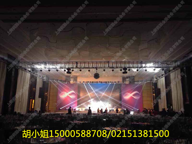 联播一瞬带你看 中国空军“八一”飞行表演队亮相中国航展(图1)