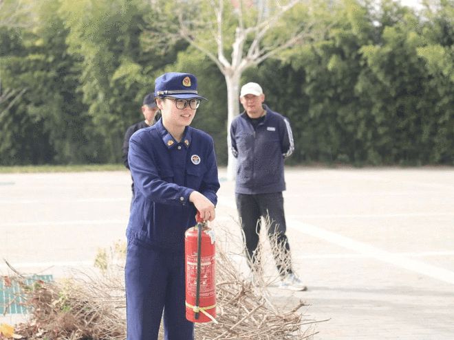 拧紧“安全阀” 织密“防火墙” 商丘市汇佳学校开展消防安全教育系列活动(图4)