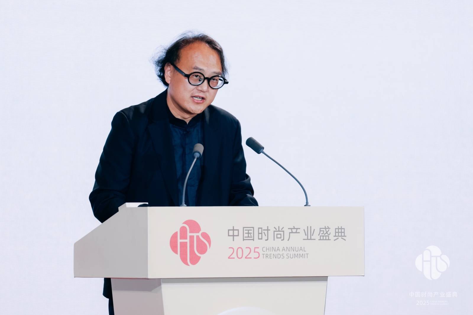 见证东方美学的荣耀时刻——2025中国时尚产业盛典开幕(图1)