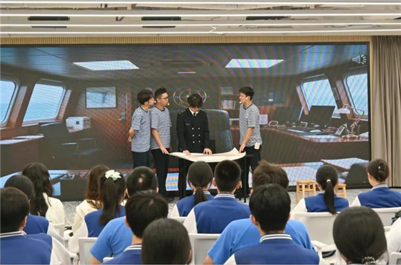 浦东]海大附中：海辽传薪火 青春踏新程——沉浸式团课《“海辽”轮起义》红色观演活动(图1)