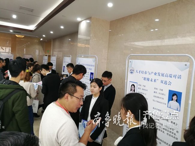 别再吹捧《戏台》逆袭了！这根本是观众对资本的一次集体“报复”(图1)
