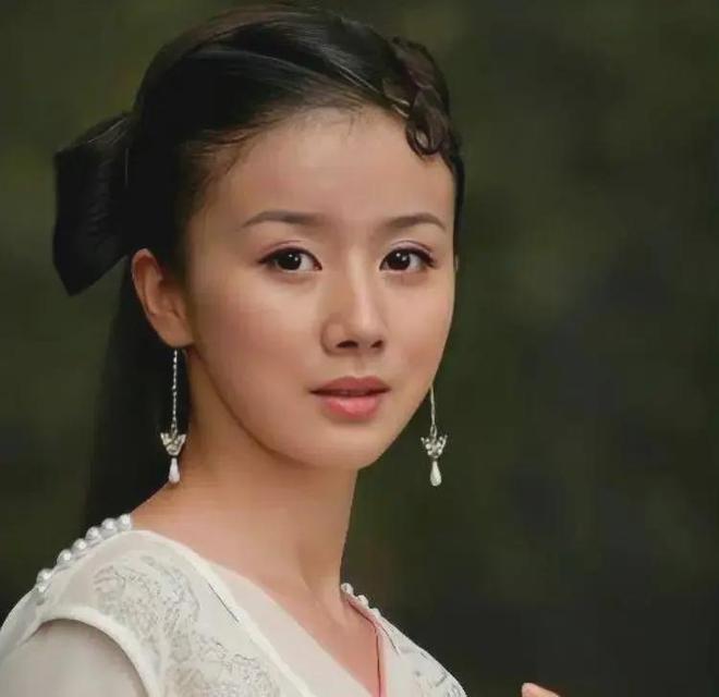 孙菲菲有多惨？被导演打到脑震荡、捂嘴窒息毁容还惨遭封杀(图3)