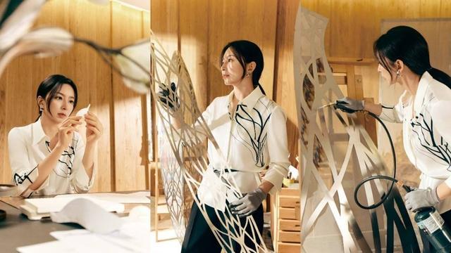 时尚WEEKLY｜ “粤港澳大湾区时尚汇演2025”成都站亮相NEXYCO 2025品牌大秀演绎当代女性力量兰蔻品牌90周年推出艺谈会客厅特别栏目(图3)