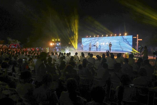 “201314大海爱无止境”文艺之夜在湛江徐闻南极村奇幻绽放(图9)