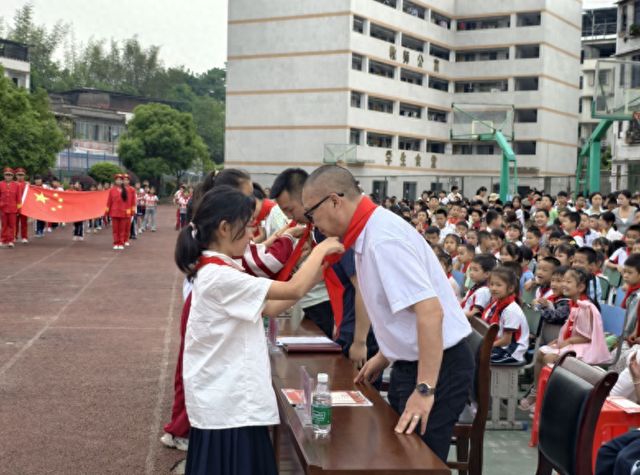 双龙小学校区2025年“欢乐六一 粽香端午 共筑童年梦”主题文艺汇演(图1)